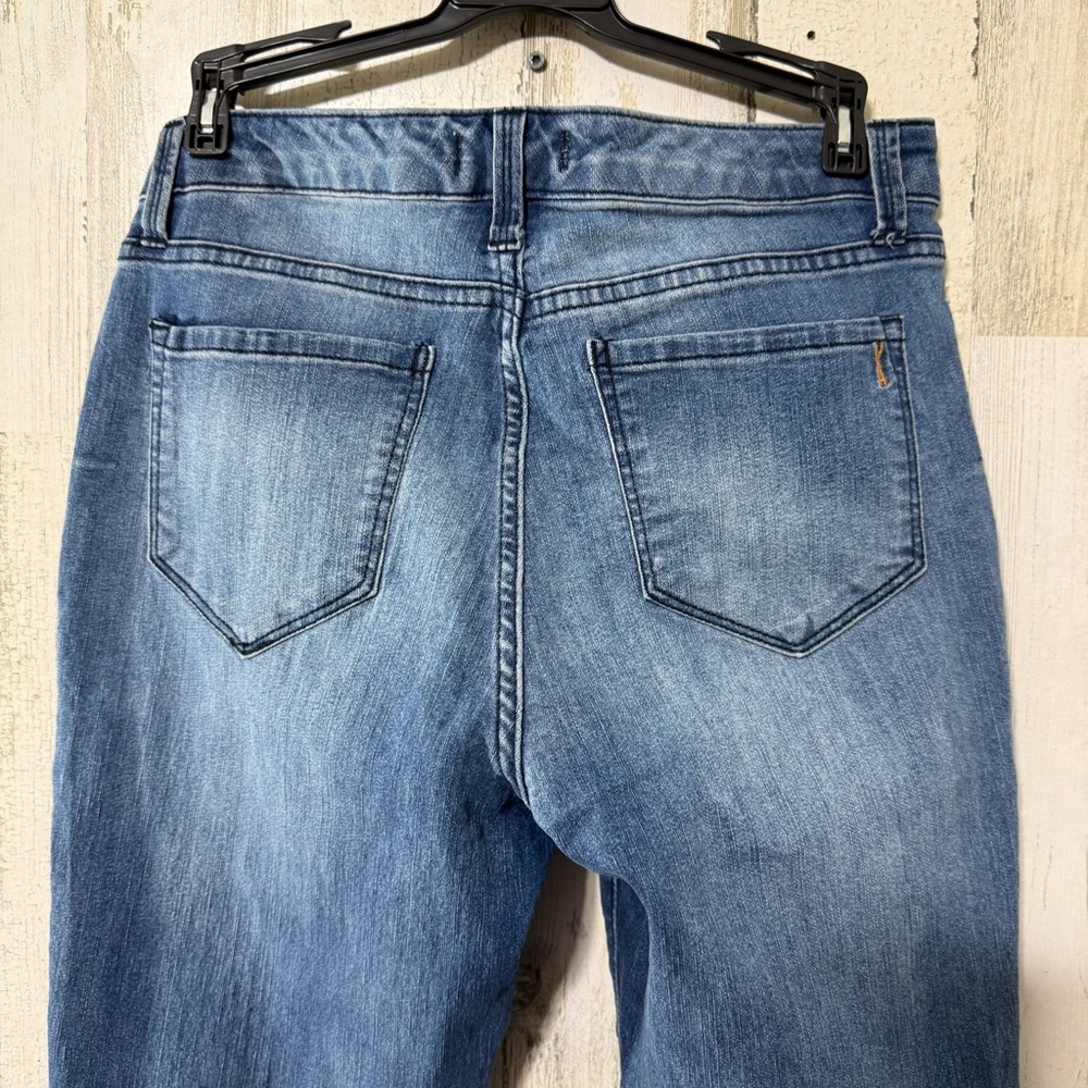Vintage America Blue Jeans with Floral Embroidery - Picture 7 of 16